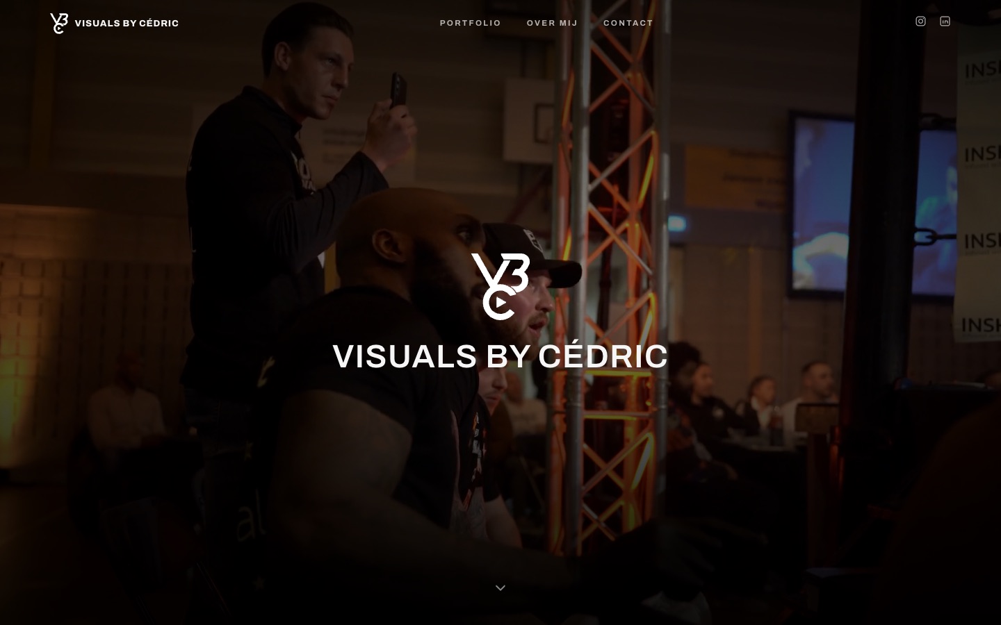 Website van Visuals by Cédric, homepage met full-screen video en het VBC-logo